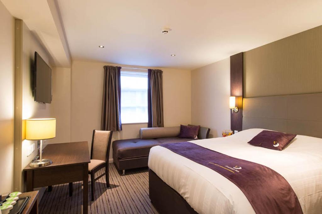 Premier Inn Bournemouth/Ferndown Dış mekan fotoğraf